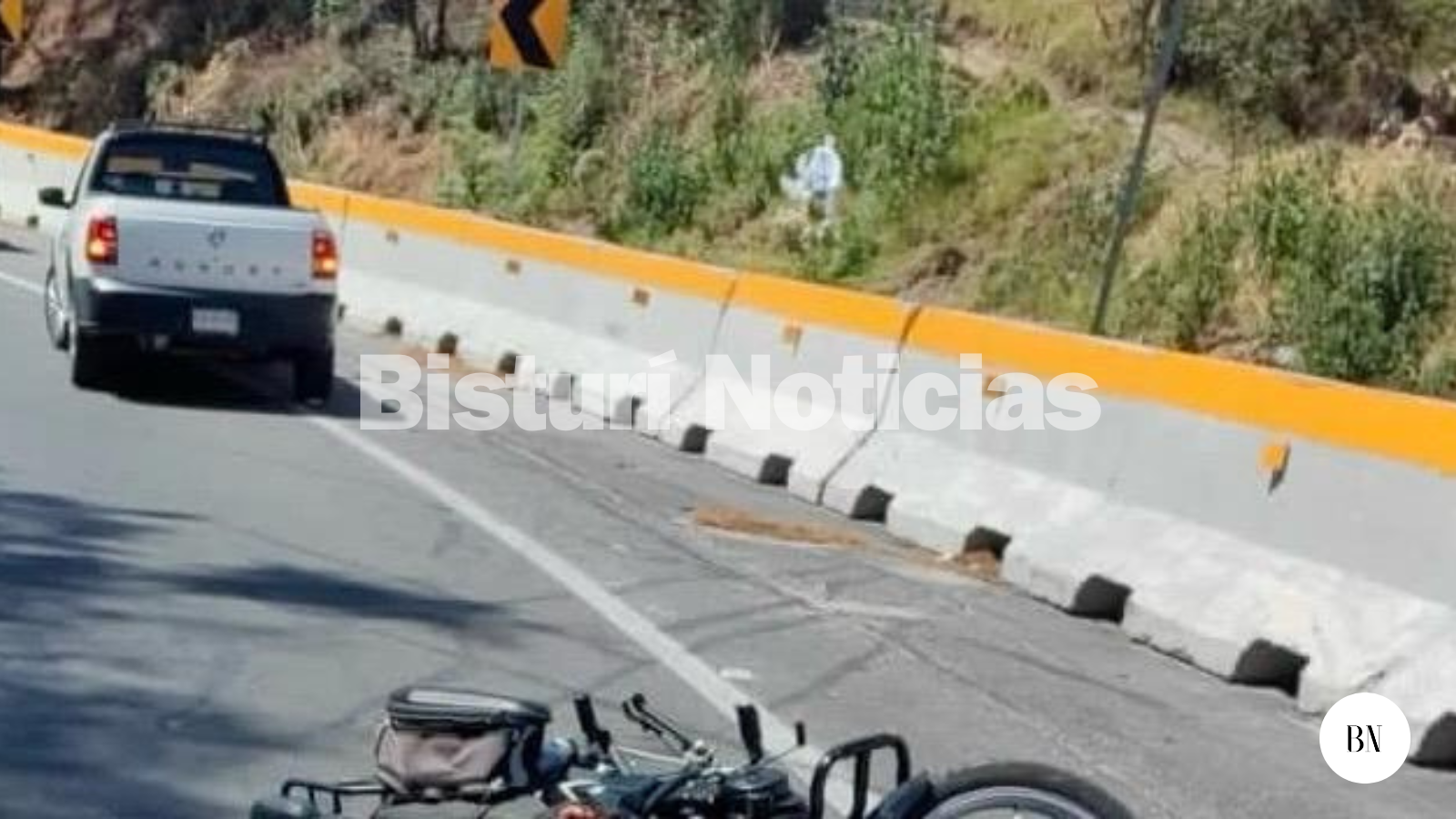 Derrapó y chocó moto   en la Tenango-Ixtapan